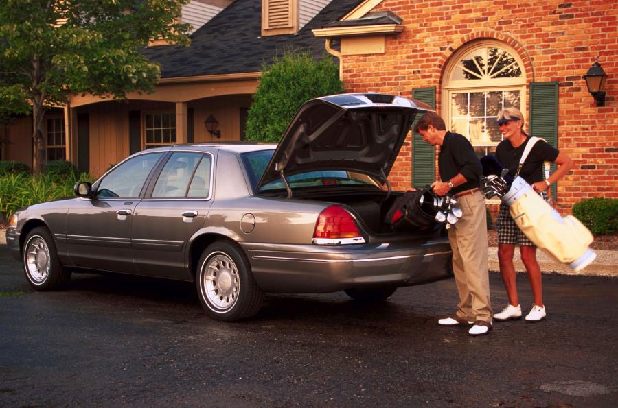  Ford Crown Victoria 1998 года  (фото 132 из 161)